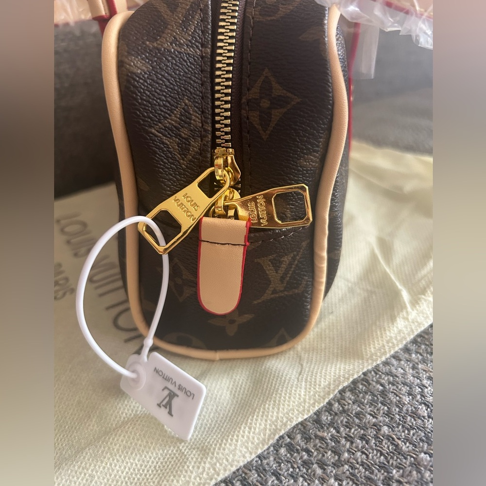 Brown Monogram Canvas Shoulder hang on Bag - Picture 5 of 11